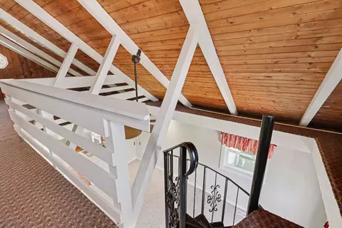 Entry Way - 64420 Constantine Rd, Constantine, MI 49042 photo 2 of 3