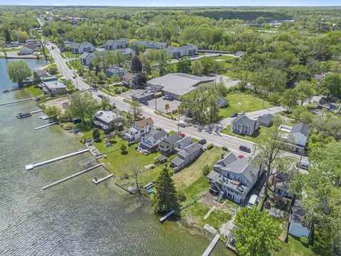 9510 Main St, Whitmore Lake, MI 48189