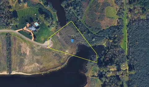 695 Little Lake Rd, Ortonville, MI 48462