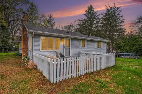 13830 Red Arrow Hwy, Three Oaks, MI 49128