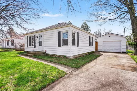 2127 Leif Ave, Norton Shores, MI 49441