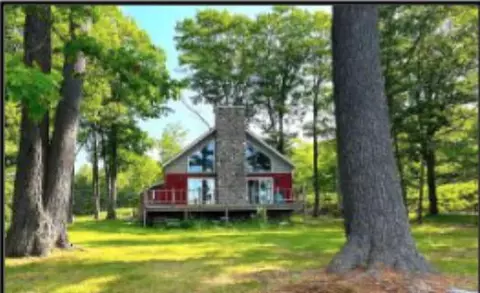 6577 W Lakeview Rd, Kinross, MI 49752