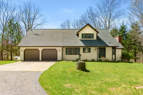 10501 N 22nd St, Plainwell, MI 49080