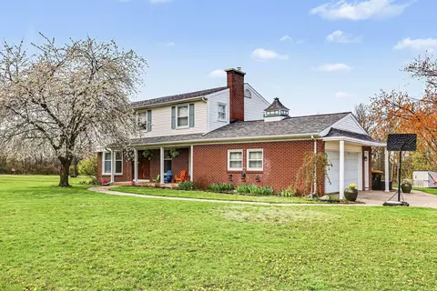 319 Greenridge Dr NW, Grand Rapids, MI 49544