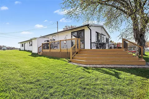 60654 Shoreline Dr, Burr Oak, MI 49030