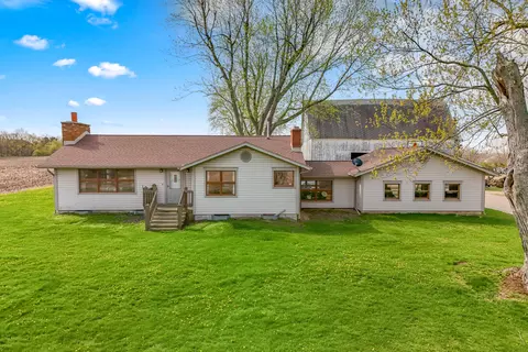 2871 W Bacon Rd, Hillsdale, MI 49242