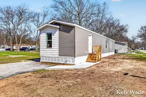 2359 Maple St, Twin Lake, MI 49457