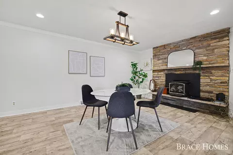 Dining - 249 Thurman St, Belding, MI 48809 photo 2 of 2