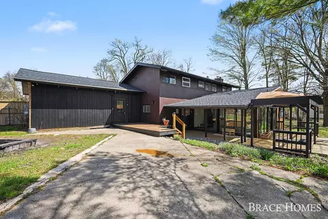 Exterior - 249 Thurman St, Belding, MI 48809 photo 6 of 8