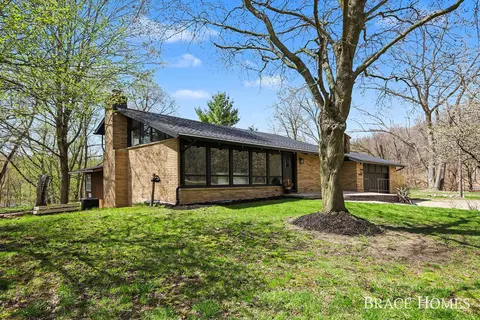 249 Thurman St, Belding, MI 48809