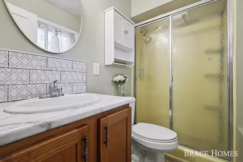 Bath - 249 Thurman St, Belding, MI 48809 photo 2 of 2