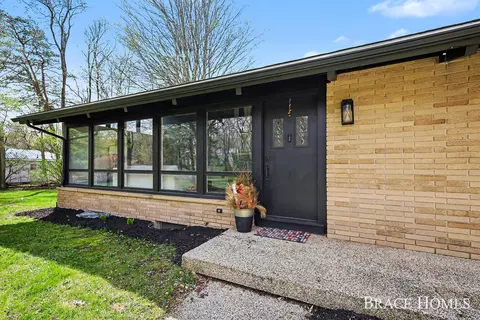 Exterior - 249 Thurman St, Belding, MI 48809 photo 3 of 8