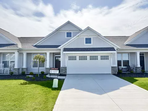 3734 Leenheer Dr #8, Grandville, MI 49418