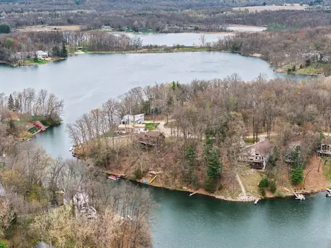 132 Hollybrook Ct, Jerome, MI 49249 photo 2