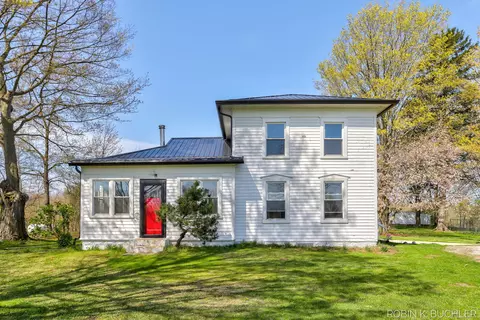 1614 66th St #HOUSE, Fennville, MI 49408