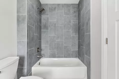 Bath - 135 Golfview Dr, Plainwell, MI 49080 photo 10 of 10