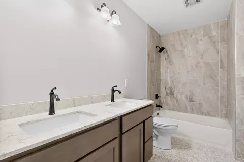 Bath - 135 Golfview Dr, Plainwell, MI 49080 photo 6 of 10