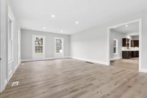 Living - 135 Golfview Dr, Plainwell, MI 49080 photo 3 of 5