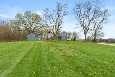 Exterior - 135 Golfview Dr, Plainwell, MI 49080 photo 6 of 7