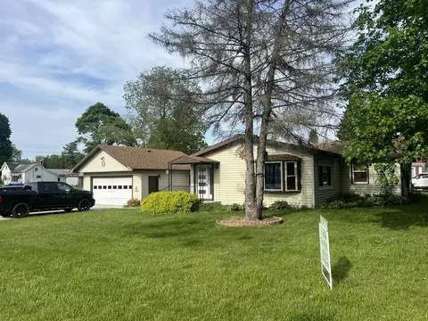 Exterior - 228 W Forest St, Edmore, MI 48829 photo 1 of 1