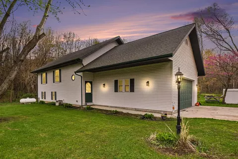 29542 Priest St, Dowagiac, MI 49047