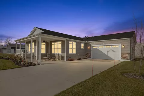 5221 Hollow Ln #170, Holland, MI 49423