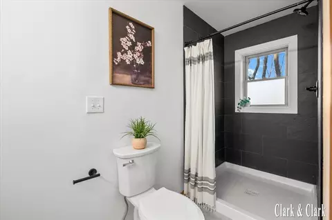 Bath - 3125 E 82nd St, Newaygo, MI 49337 photo 2 of 3