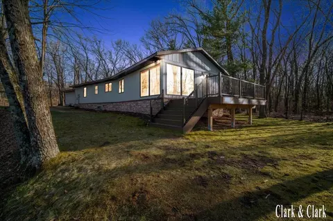 3125 E 82nd St, Newaygo, MI 49337