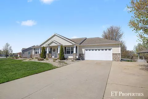 6213 Sheldon Dr, Hudsonville, MI 49426