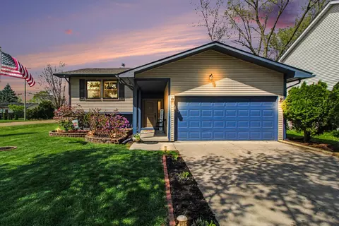 1607 Brookline St, Canton, MI 48187