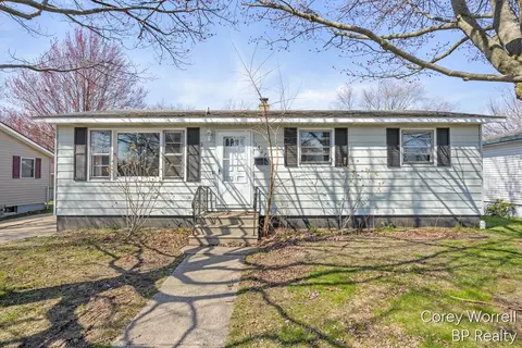 1427 Grant Ave, Grand Haven, MI 49417