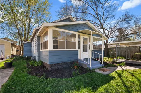 130 Melbourne St NE, Grand Rapids, MI 49505