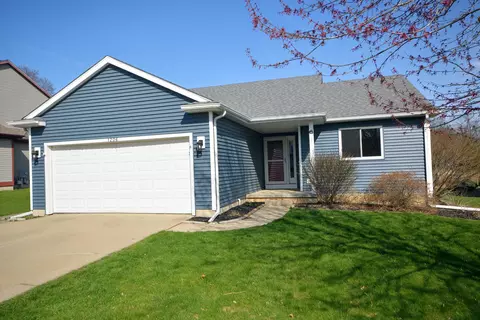 1206 Comstock Dr, Marshall, MI 49068