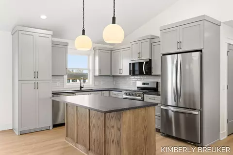 Kitchen - 11767 Everett Ave, Allendale, MI 49401 photo 1 of 4