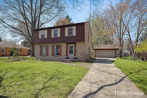 1919 Millbrook St SE, Grand Rapids, MI 49508