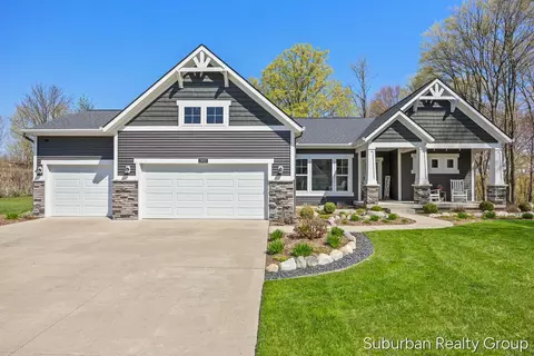 2937 Baywood Dr, Jenison, MI 49428