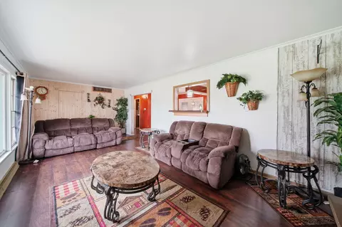 Living - 220 Meadow Ln, Jackson, MI 49203 photo 1 of 1