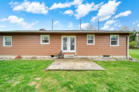 Exterior - 220 Meadow Ln, Jackson, MI 49203 photo 1 of 8