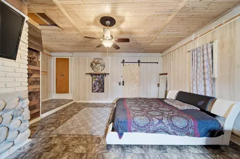 Bedroom - 220 Meadow Ln, Jackson, MI 49203 photo 3 of 3