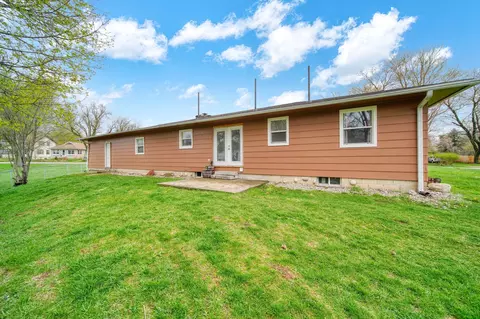 Exterior - 220 Meadow Ln, Jackson, MI 49203 photo 5 of 8