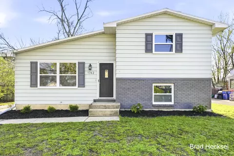1742 Woodlawn Ave SE, Grand Rapids, MI 49506