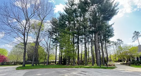 1912 Hidden Pines Trl, Stevensville, MI 49127