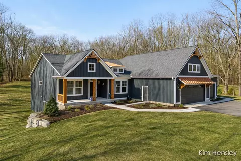 8780 Bentham Ct, Rockford, MI 49341