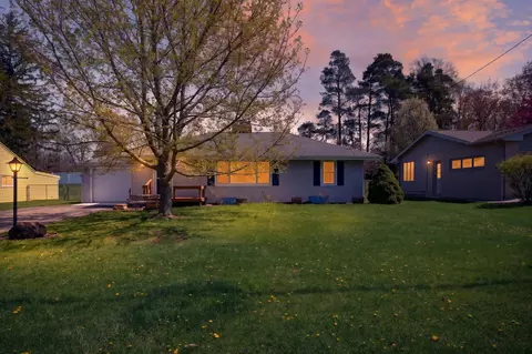Exterior - 2325 Maple Dr, Jackson, MI 49203 photo 11 of 11