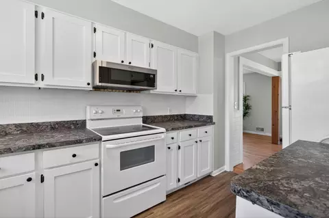 Kitchen - 2325 Maple Dr, Jackson, MI 49203 photo 4 of 4