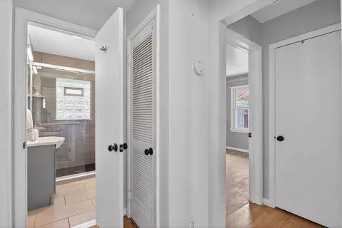 Entry Way - 2325 Maple Dr, Jackson, MI 49203 photo 1 of 1