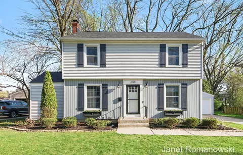 2126 Englewood Dr SE, Grand Rapids, MI 49506