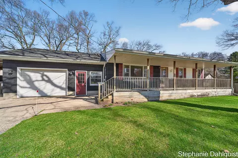 1415 Woodhaven St, Muskegon, MI 49445