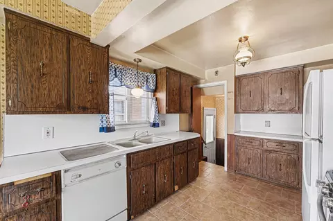 Kitchen - 24924 Princeton St, Dearborn, MI 48124 photo 3 of 3