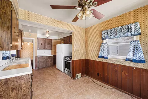 Kitchen - 24924 Princeton St, Dearborn, MI 48124 photo 2 of 3